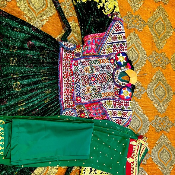 Afghan Traditional Dress - Picture 7 of 9